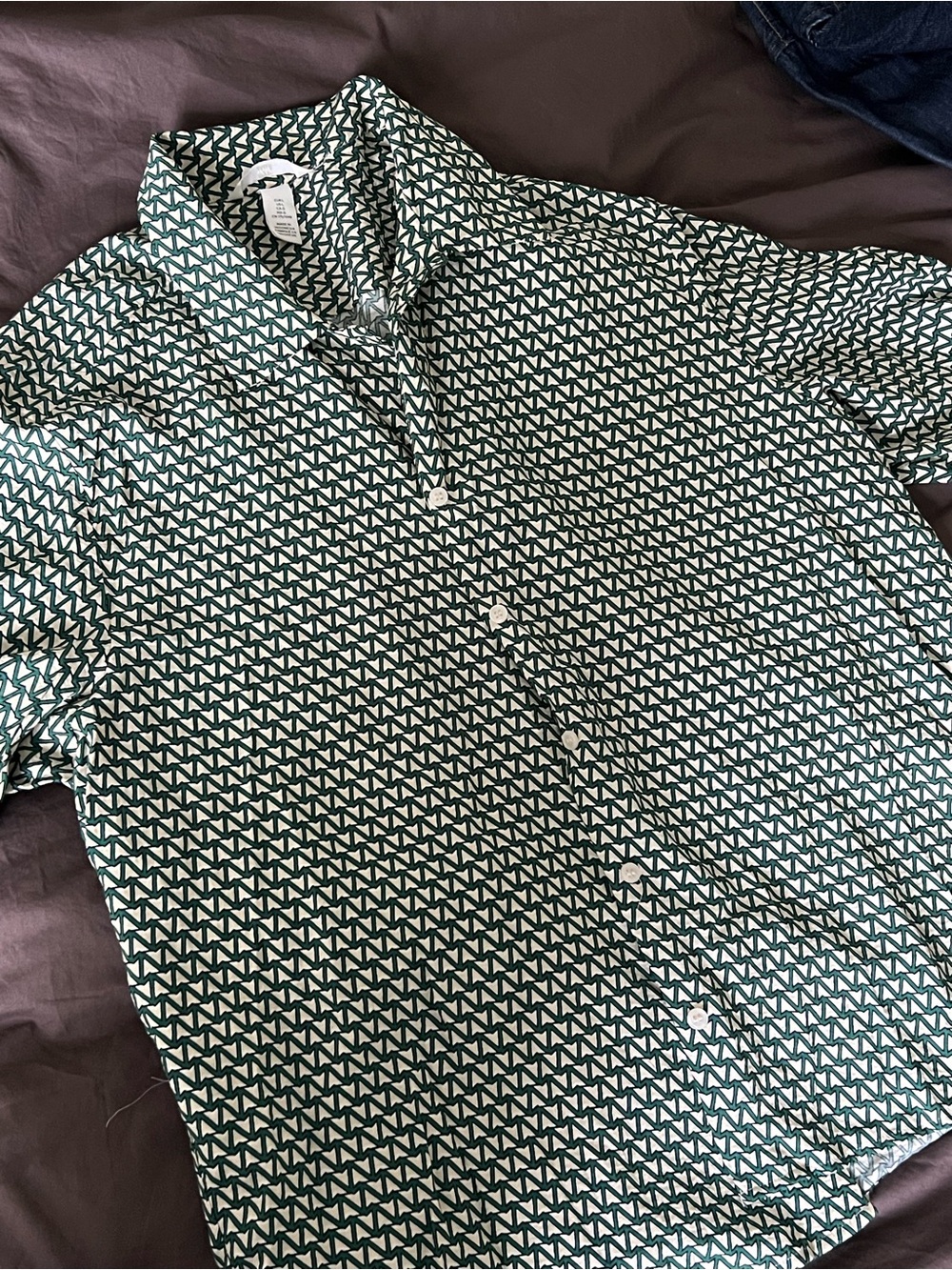 H&M Green Patterned Button-Up Shirt